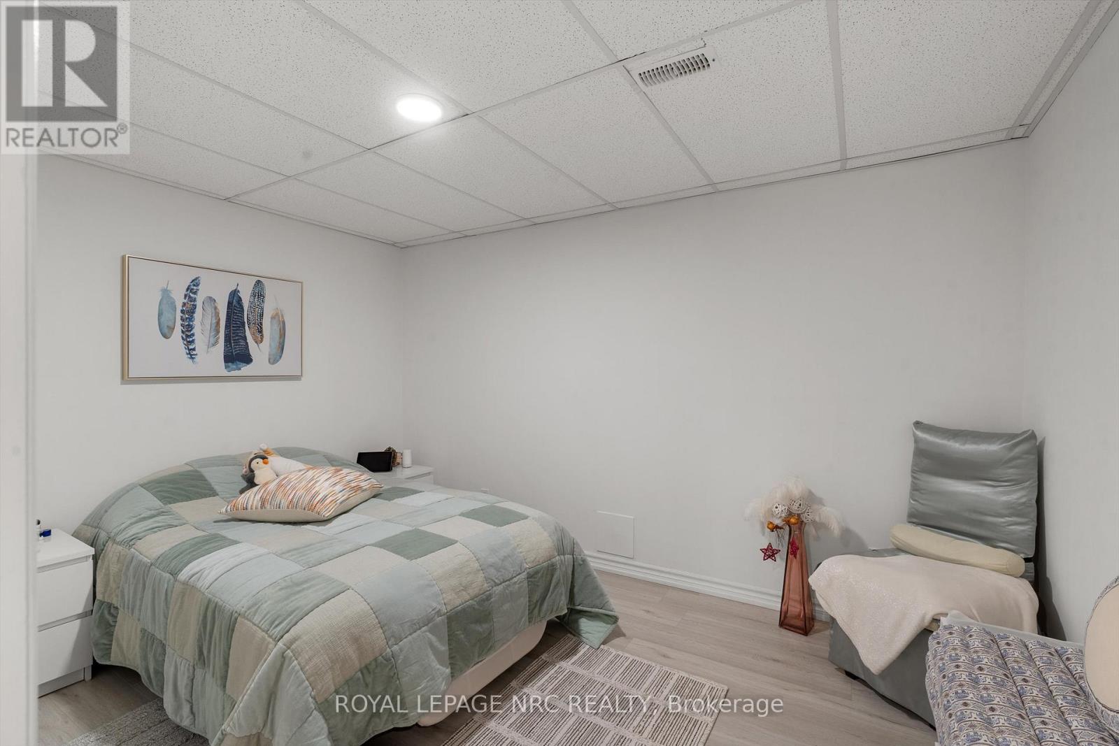 #B 393 GLENDALE AVENUE - 25