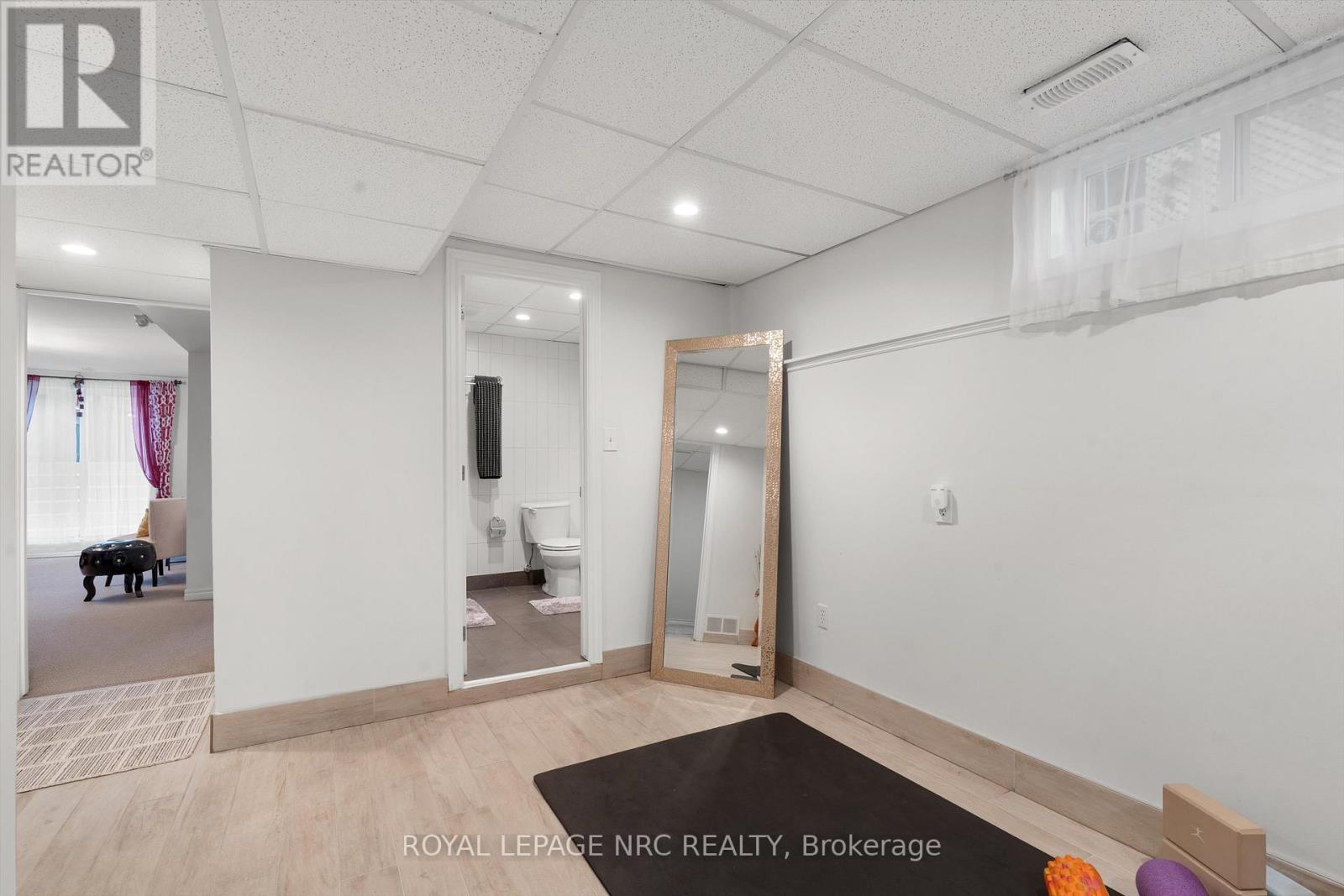 #B 393 GLENDALE AVENUE - 30