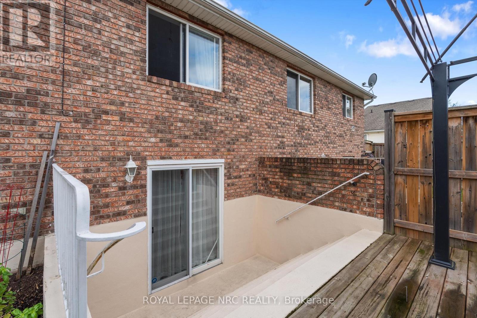 #B 393 GLENDALE AVENUE - 32