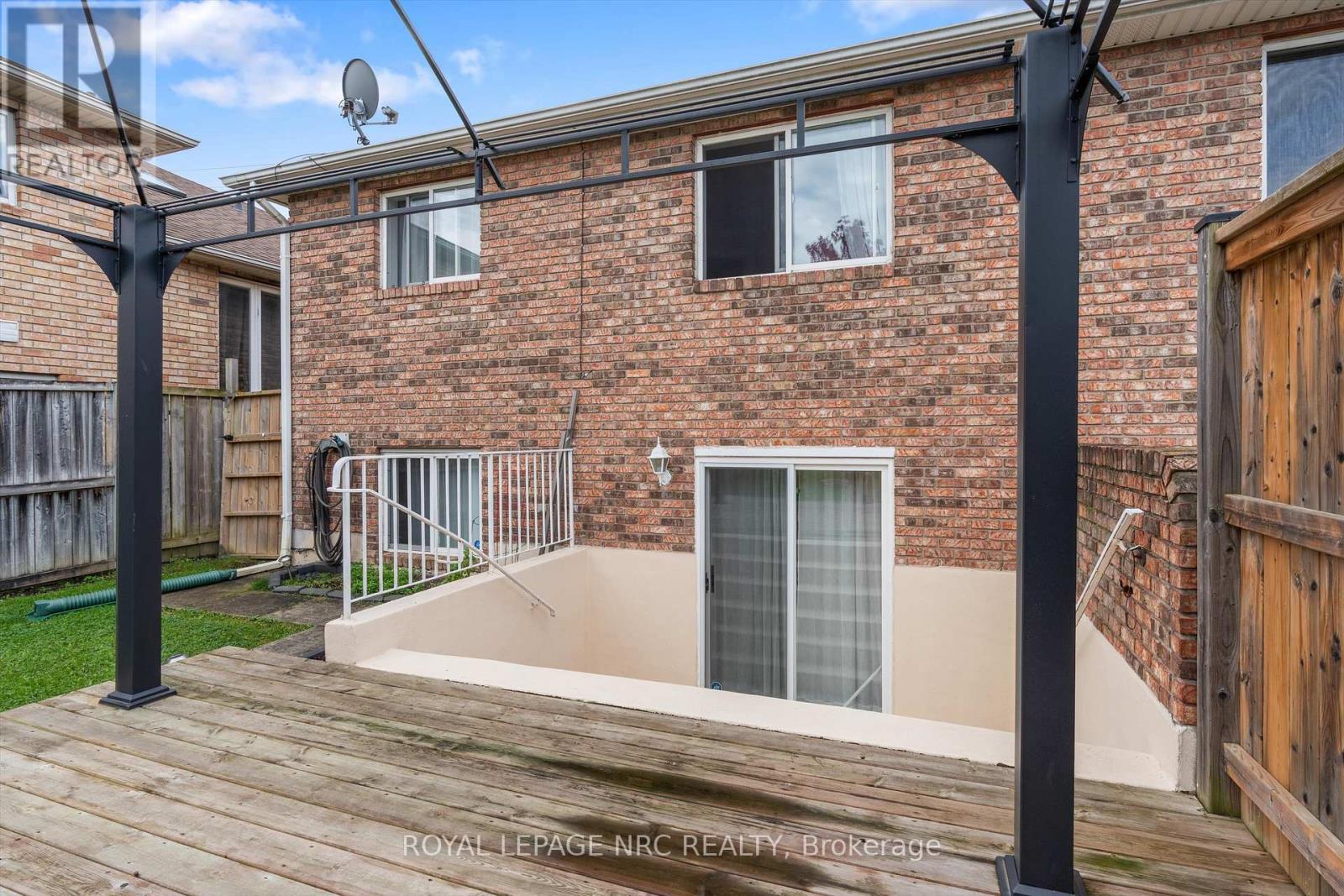 #B 393 GLENDALE AVENUE - 33