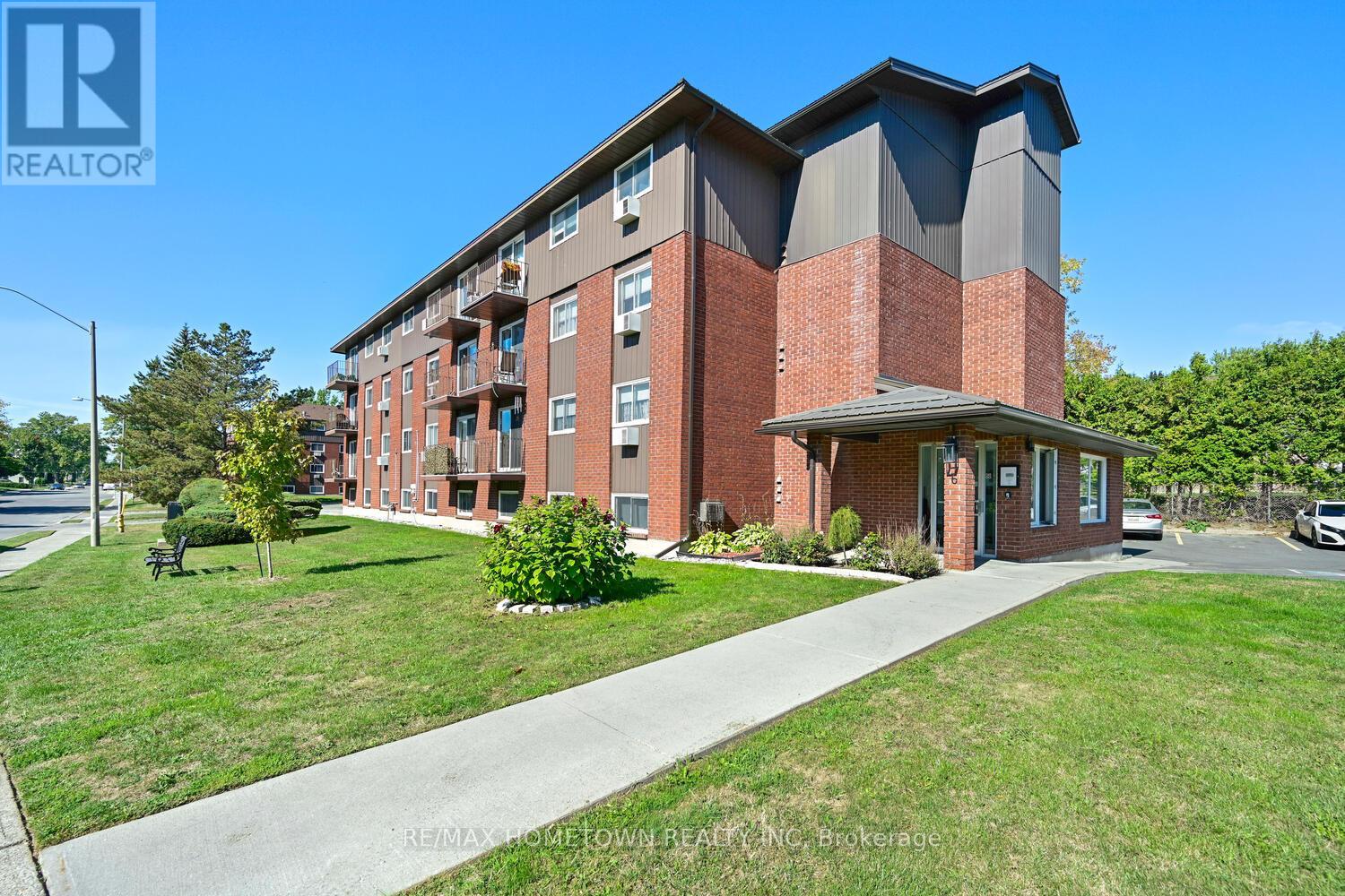 17 - 6 CHARLOTTE PLACE