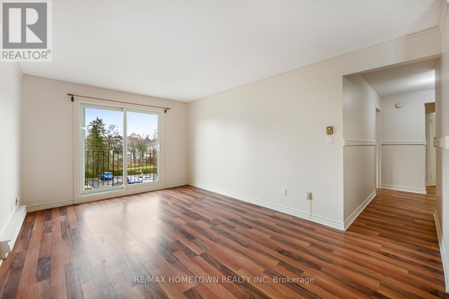 #17 6 CHARLOTTE PLACE - 14
