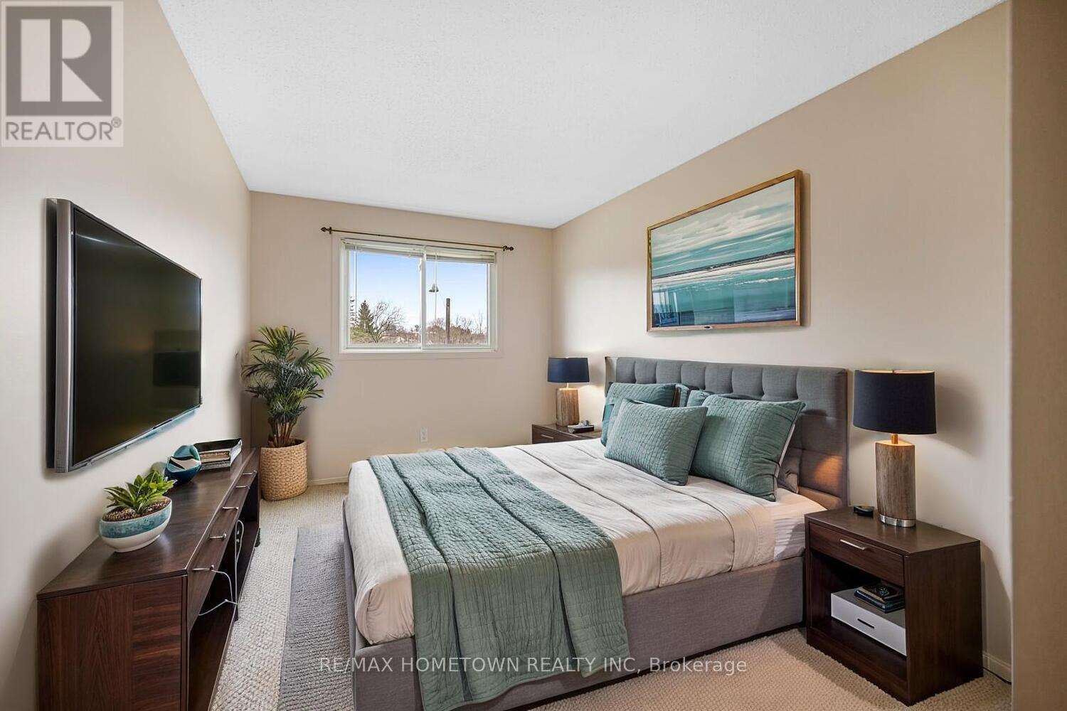 #17 6 CHARLOTTE PLACE - 21