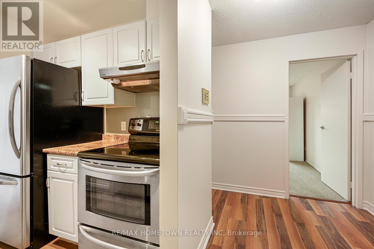 #17 6 CHARLOTTE PLACE - 6