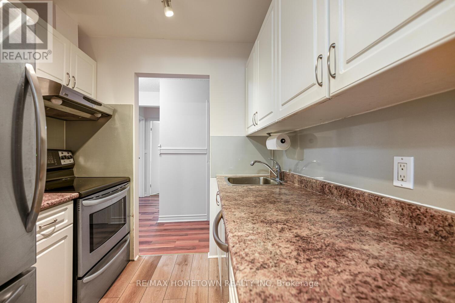 #17 6 CHARLOTTE PLACE - 7