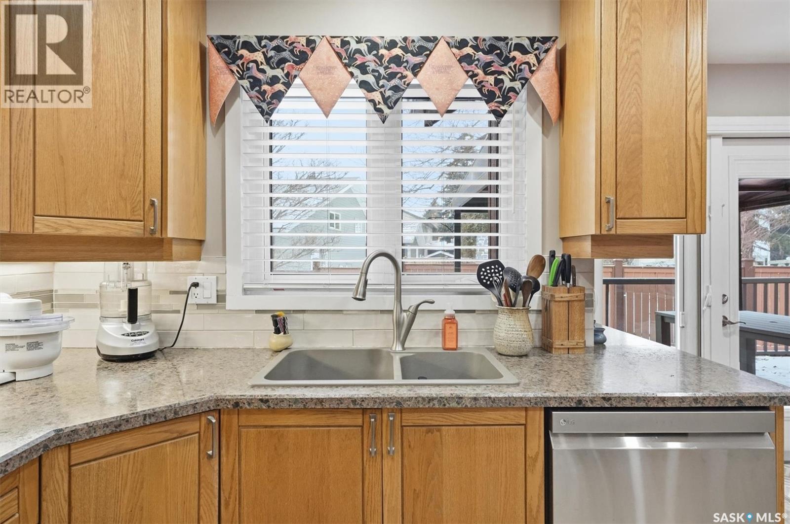 #16 310 KINGSMERE BOULEVARD - 13