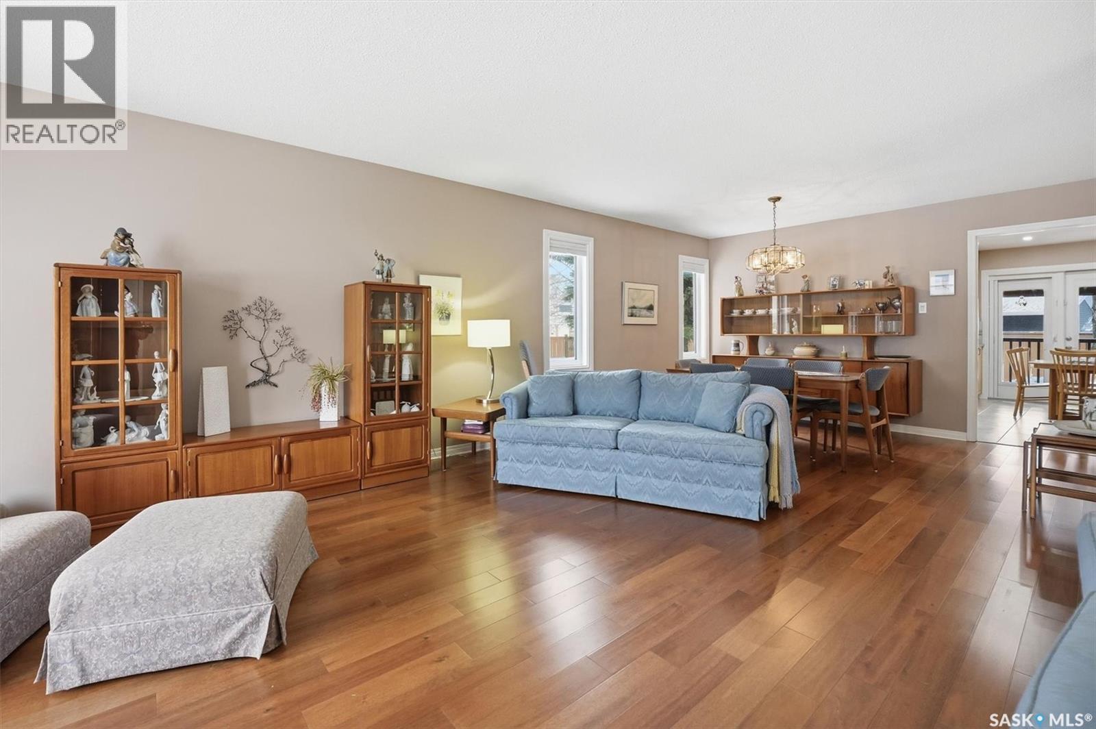 #16 310 KINGSMERE BOULEVARD - Image 3