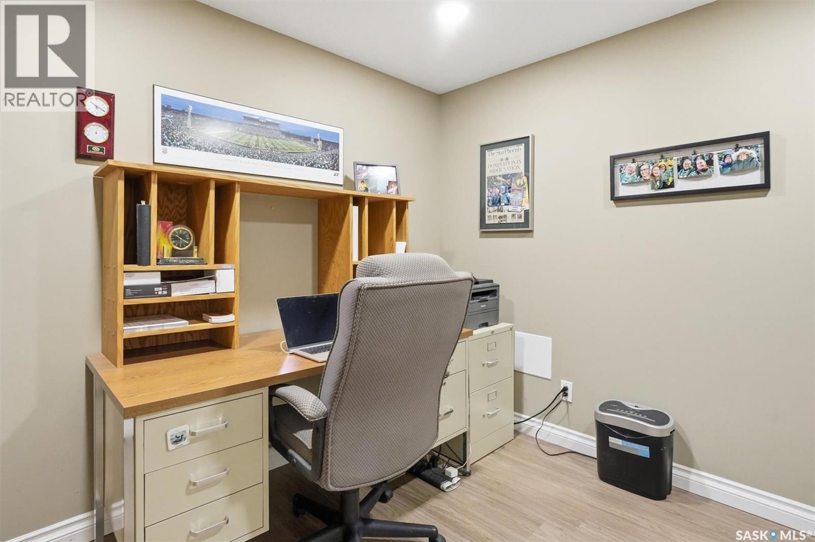 #16 310 KINGSMERE BOULEVARD - 32