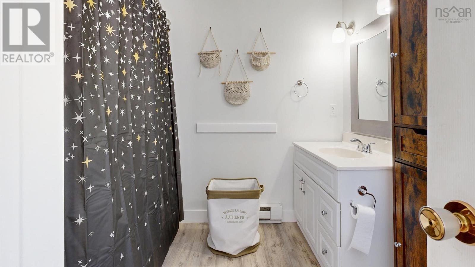 Property 36 of 39 of 4149 Woodstock Road