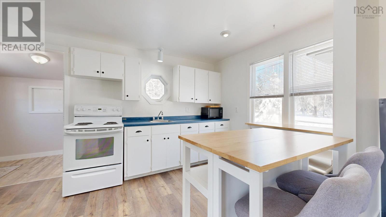 Property 30 of 39 of 4149 Woodstock Road