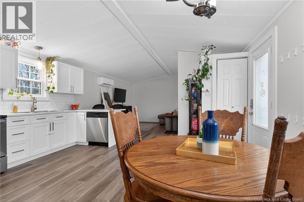 7 KINGFISHER STREET - 7