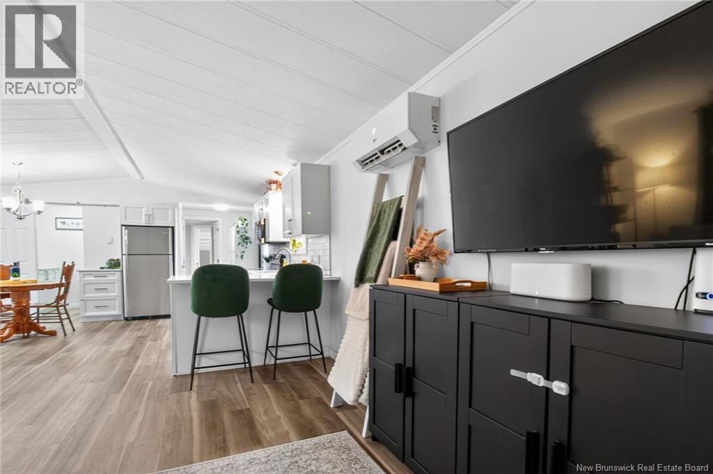 7 KINGFISHER STREET - 13