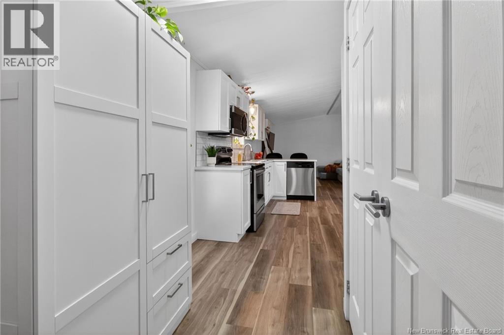 7 KINGFISHER STREET - 16