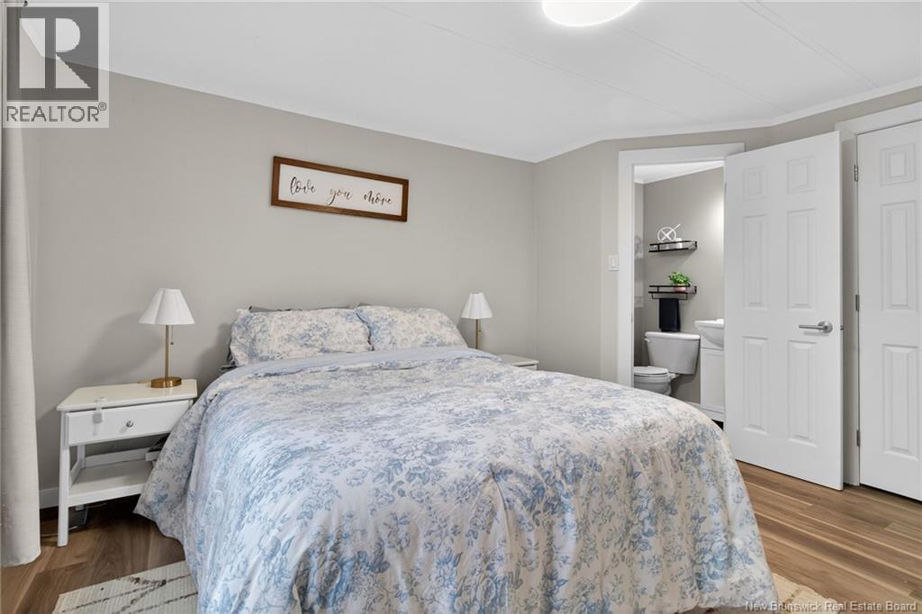 7 KINGFISHER STREET - 19