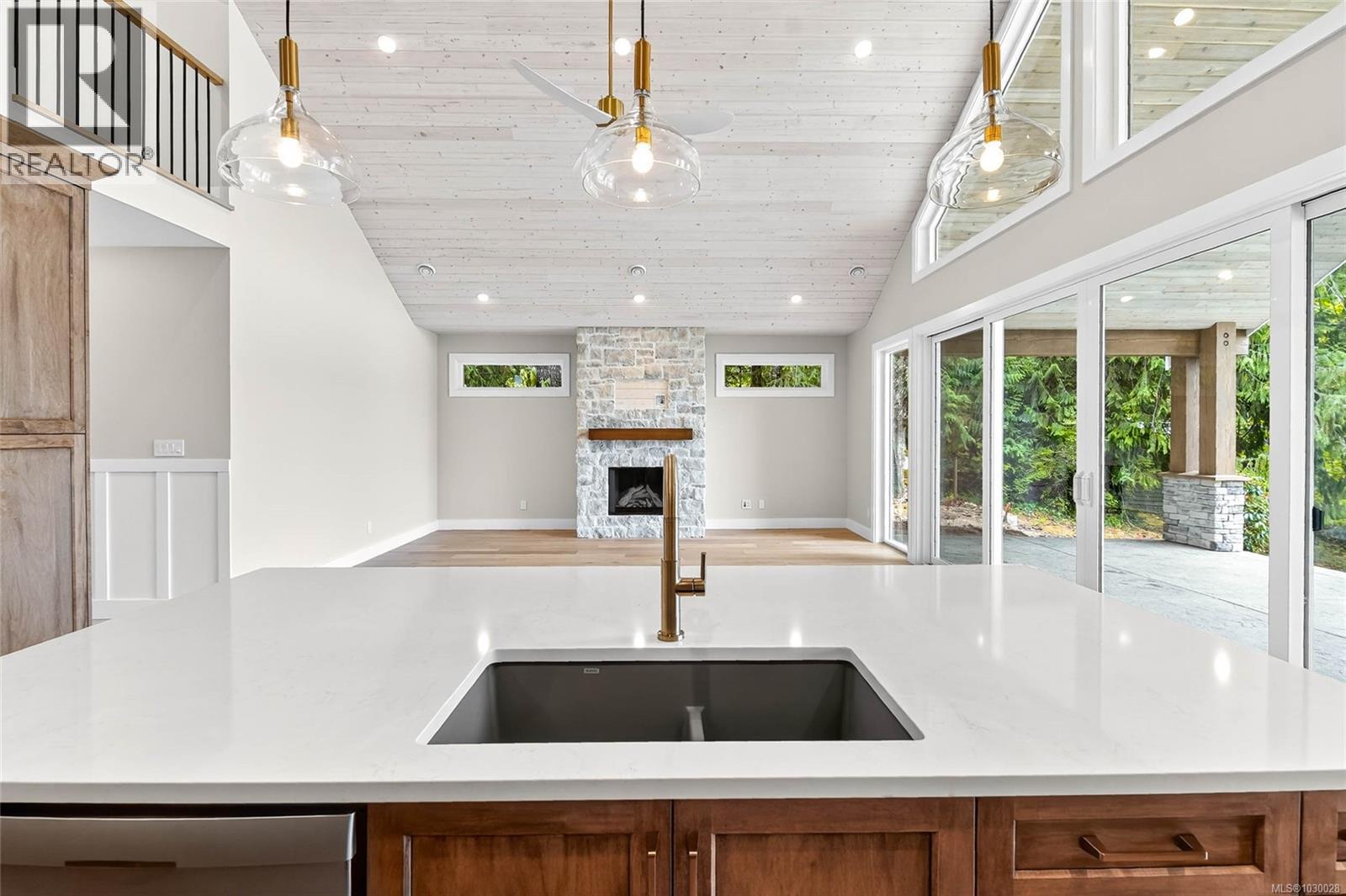 10089 BLOWER RD - 34