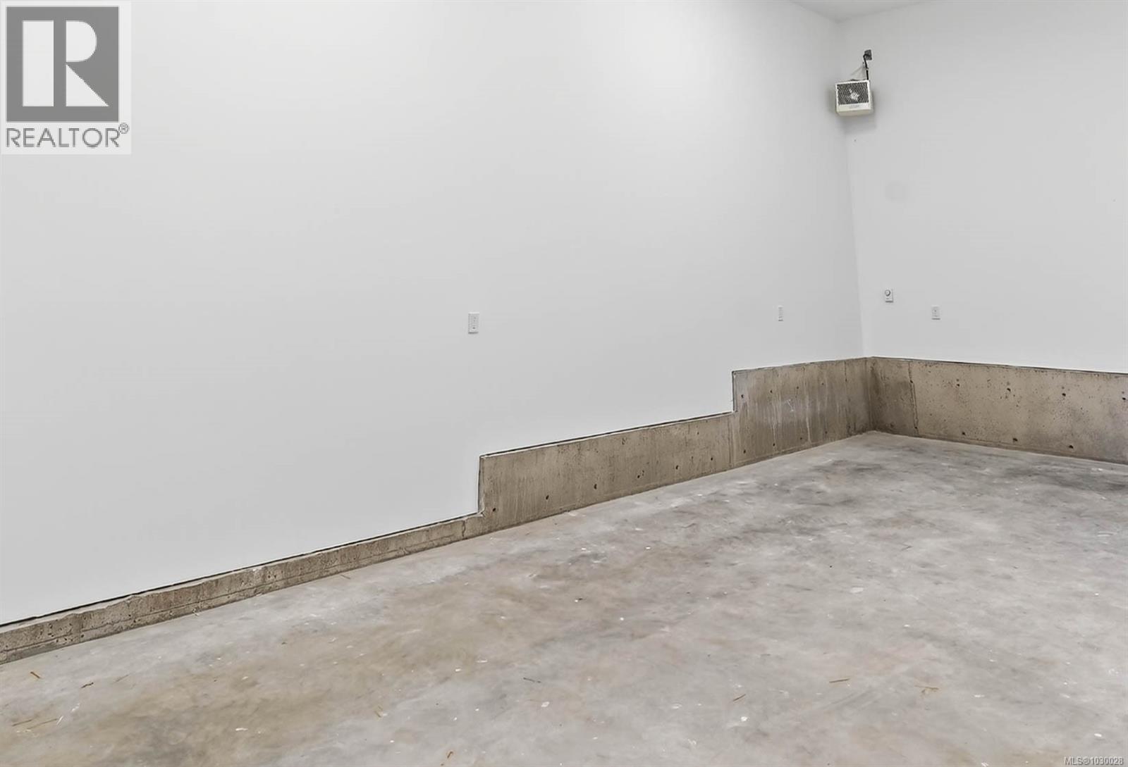 10089 BLOWER RD - 76