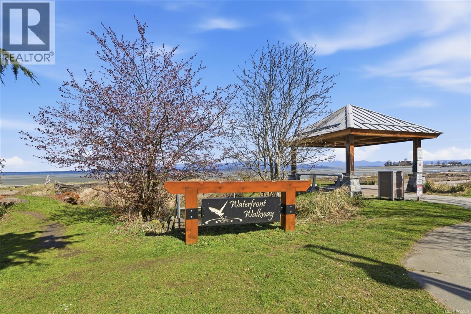 #405D 181 BEACHSIDE DR - 24