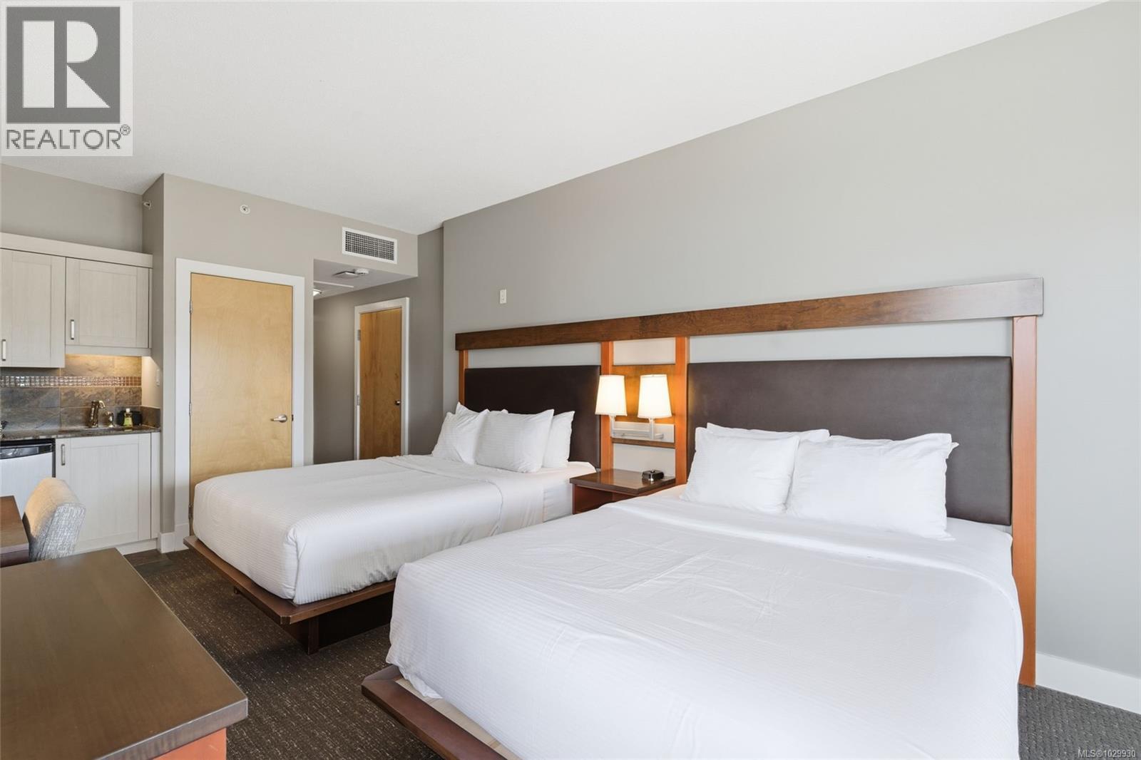 #405D 181 BEACHSIDE DR - 4