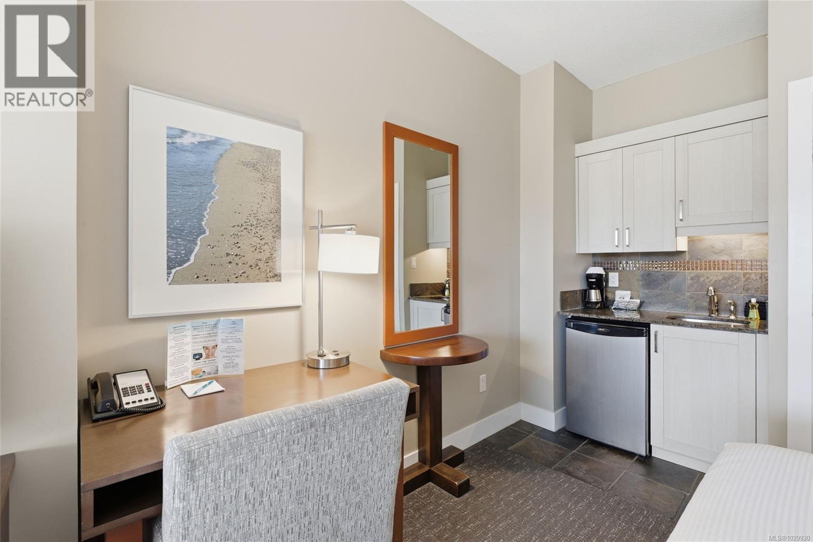 #405D 181 BEACHSIDE DR - 5