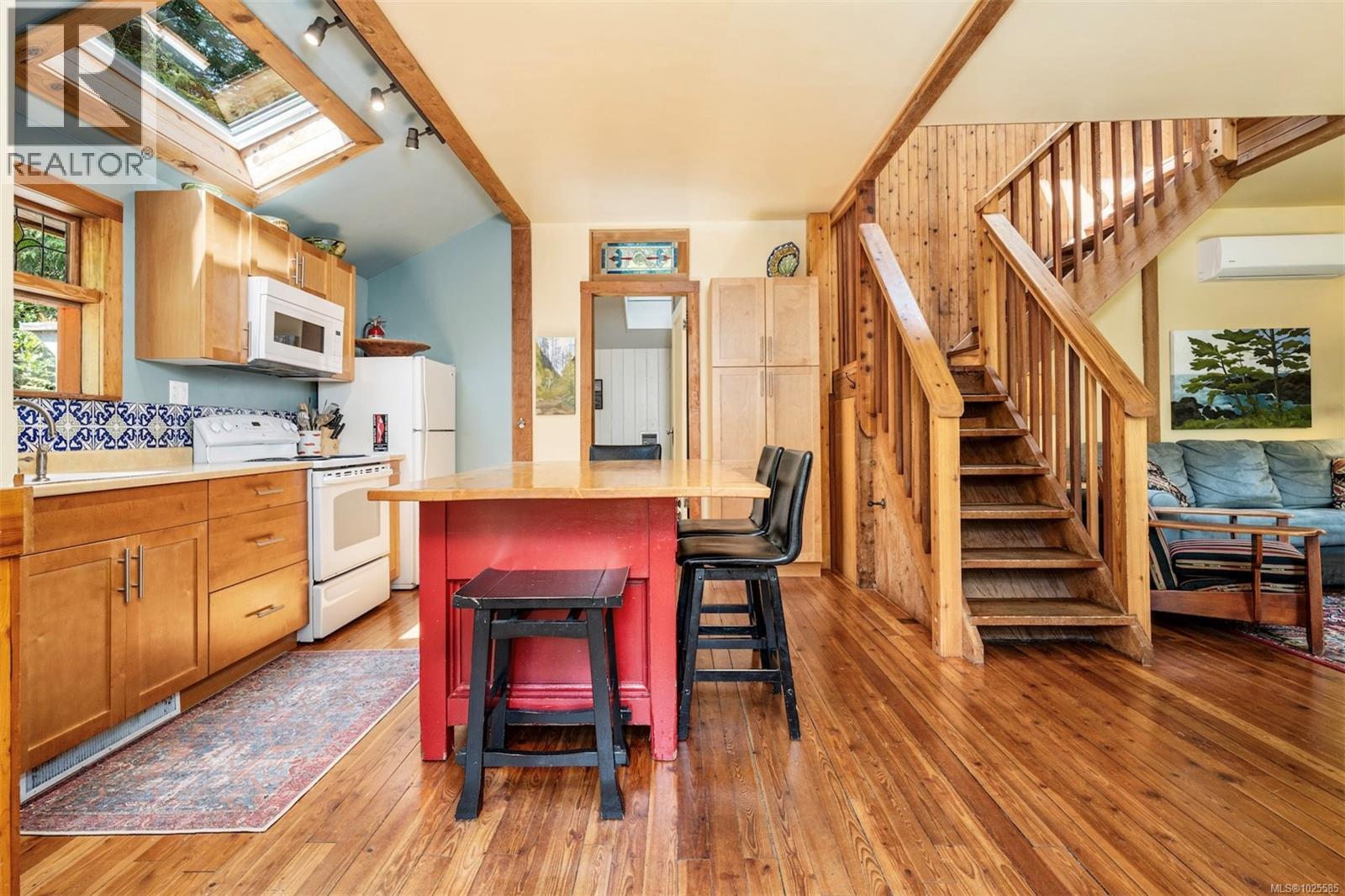 1076 Pacific Rim Hwy - 11