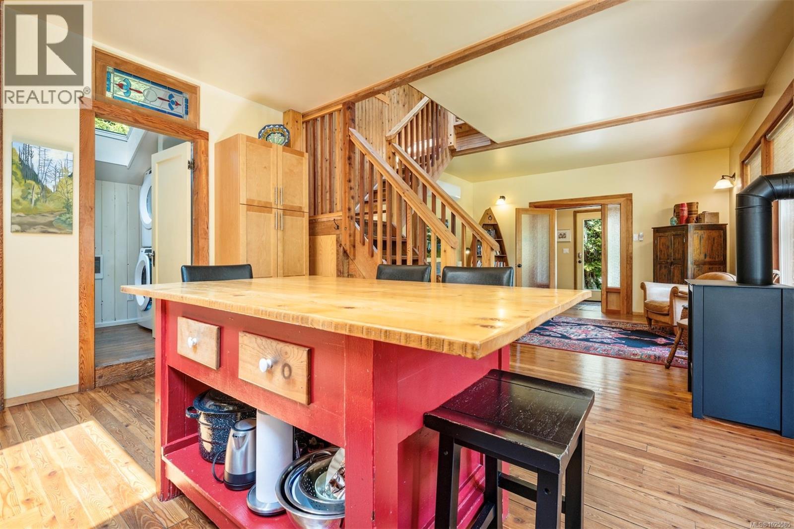 1076 PACIFIC RIM HWY - 12