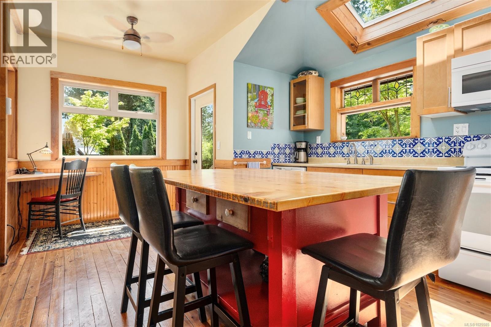 1076 Pacific Rim Hwy - 13