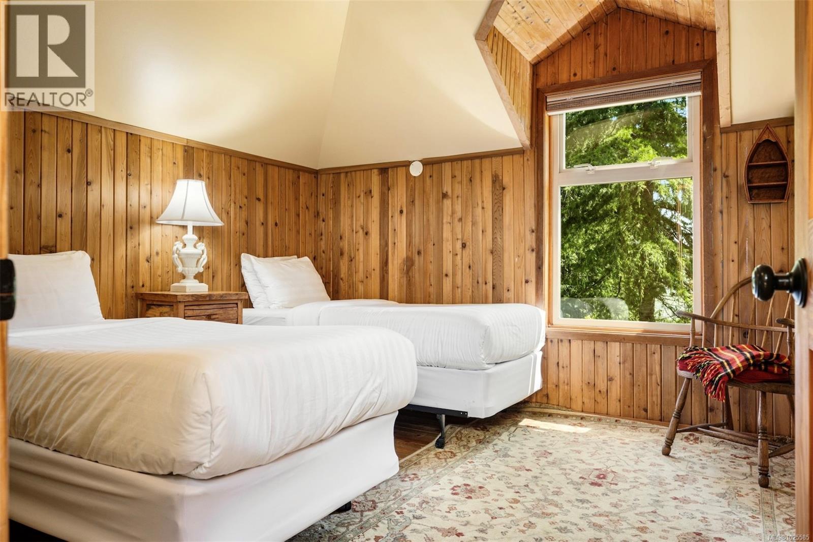 1076 PACIFIC RIM HWY - 19