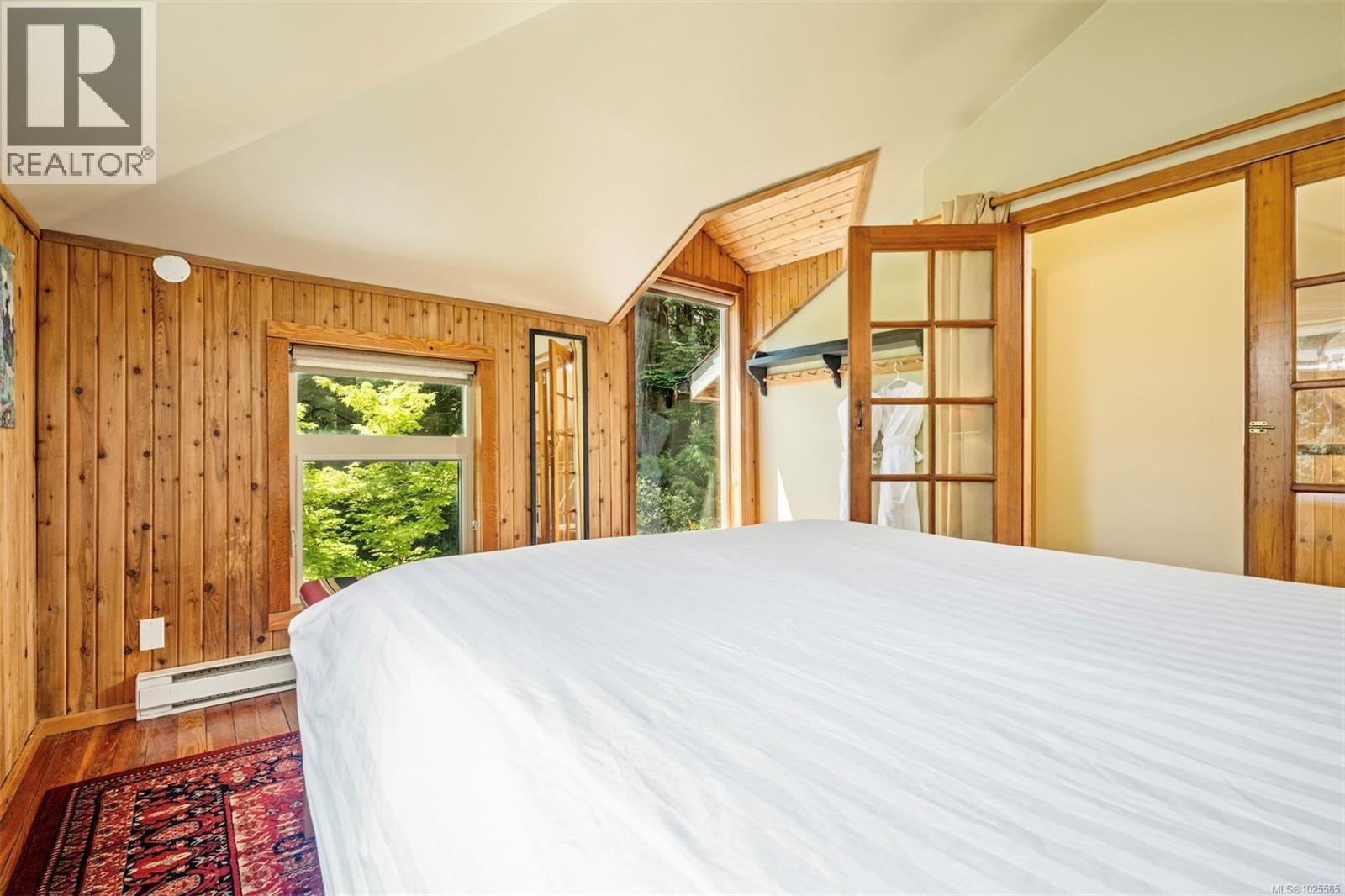 1076 PACIFIC RIM HWY - 21