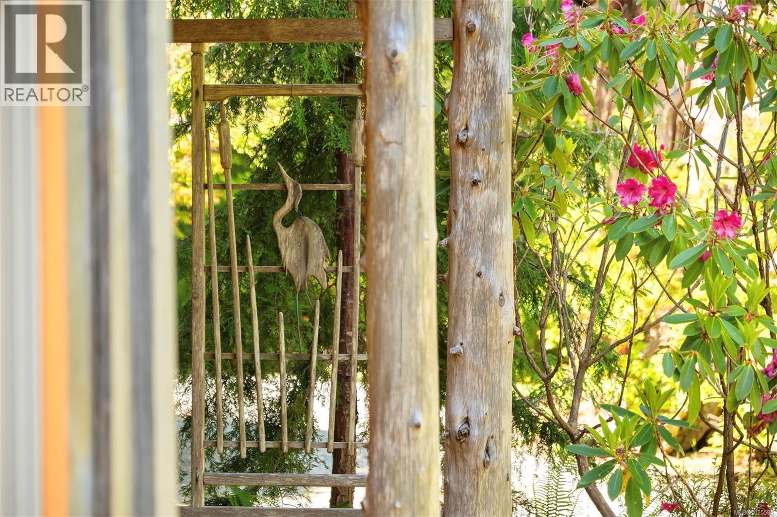 1076 PACIFIC RIM HWY - 25