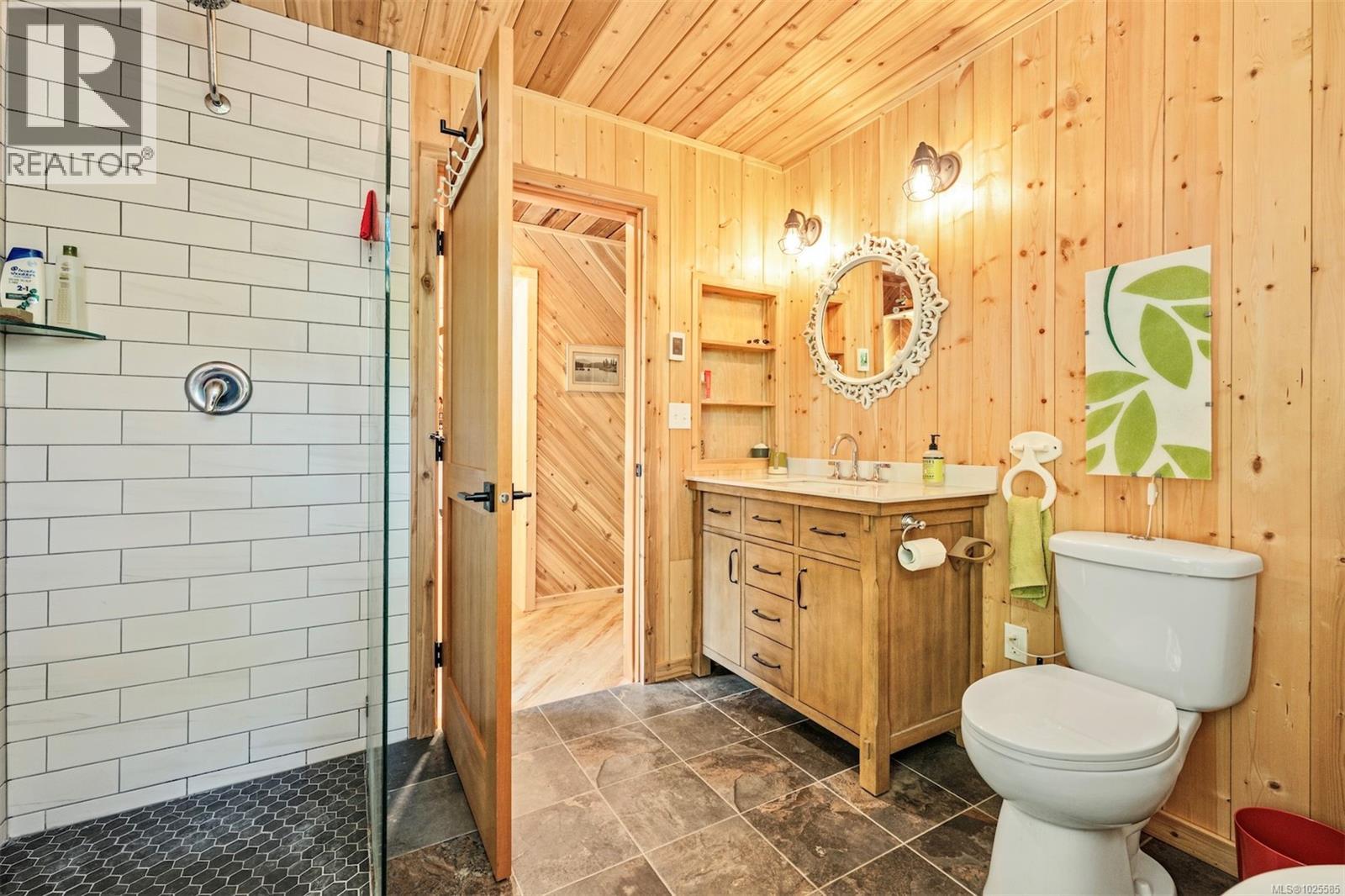 1076 Pacific Rim Hwy - 37