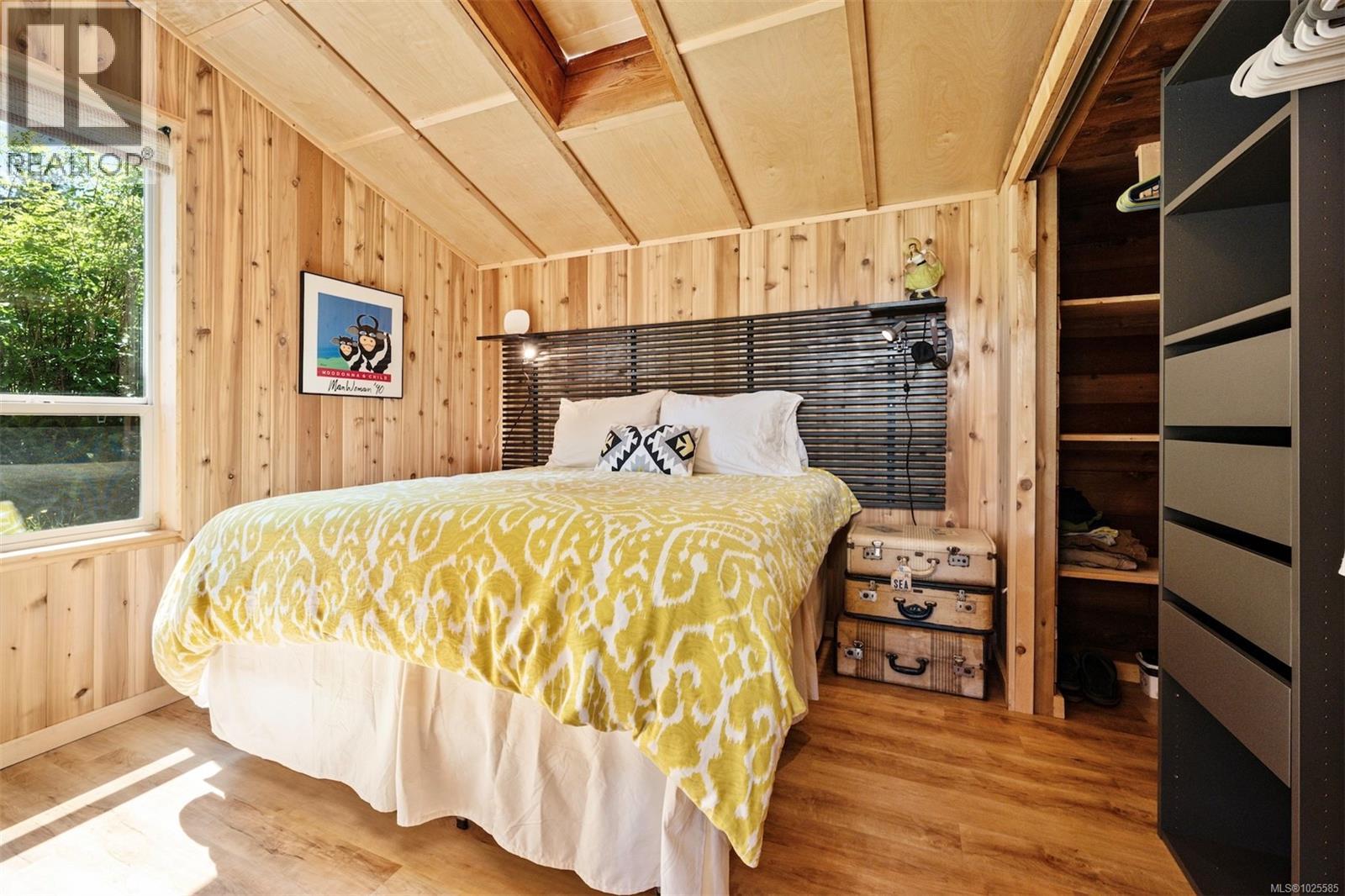 1076 PACIFIC RIM HWY - 39