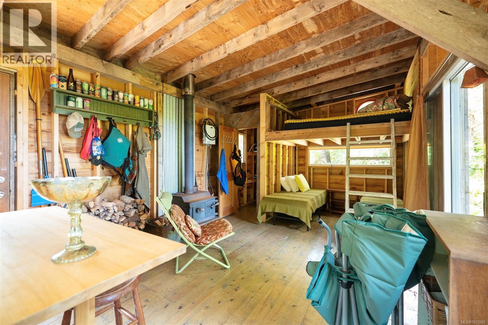 1076 Pacific Rim Hwy - 48
