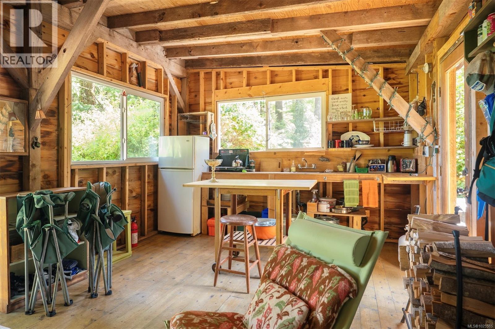 1076 PACIFIC RIM HWY - 49