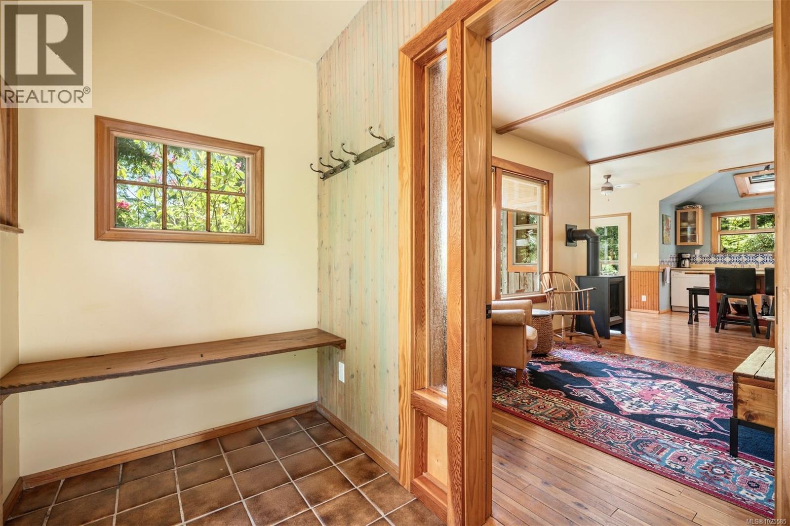 1076 PACIFIC RIM HWY - 7