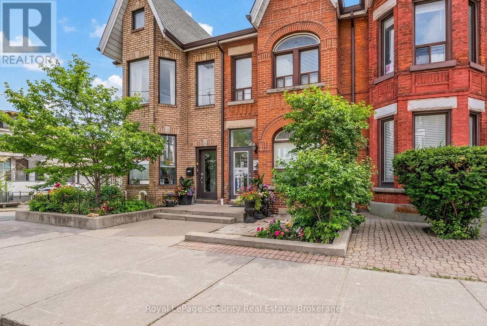 2ND FLOOR - 1115 COLLEGE STREET