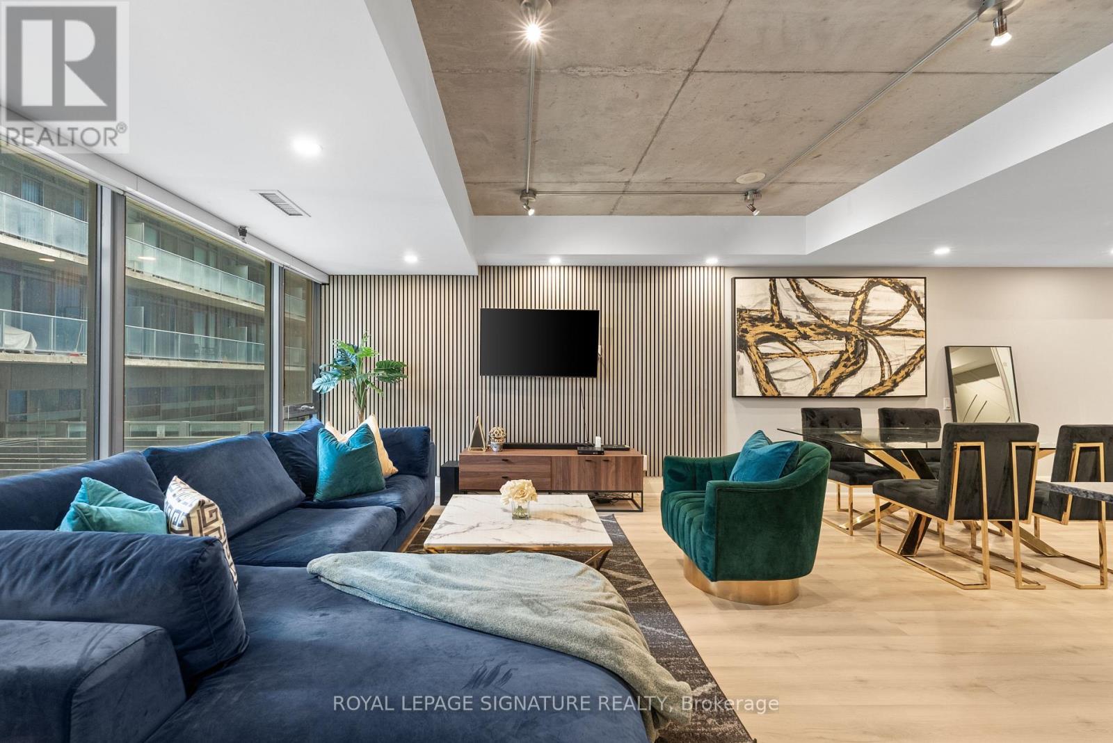 109 - 95 BATHURST STREET