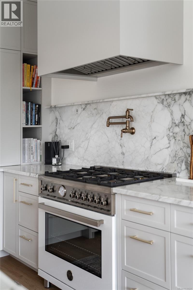 9386 LAKEFRONT RISE - 13