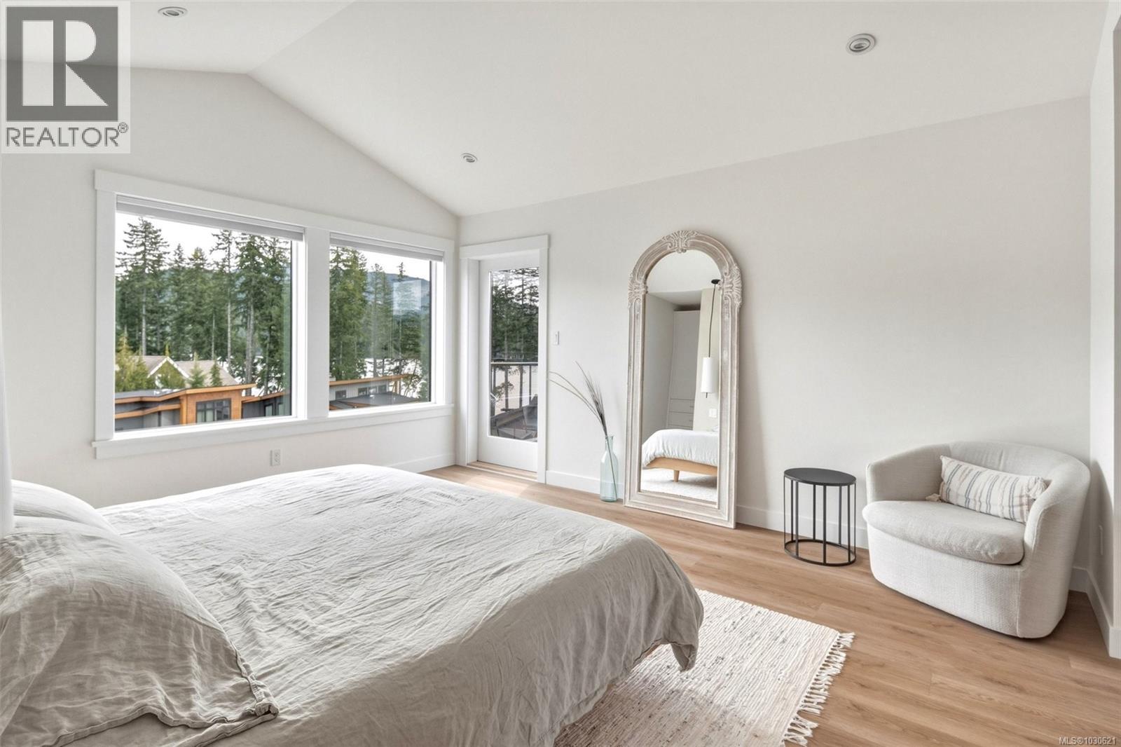 9386 LAKEFRONT RISE - 40