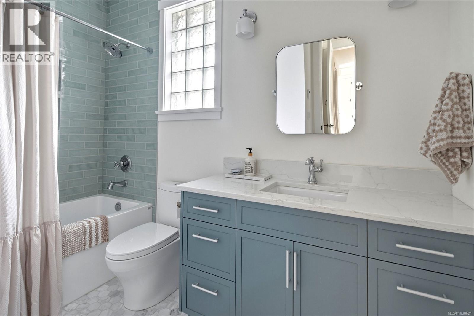 9386 LAKEFRONT RISE - 50