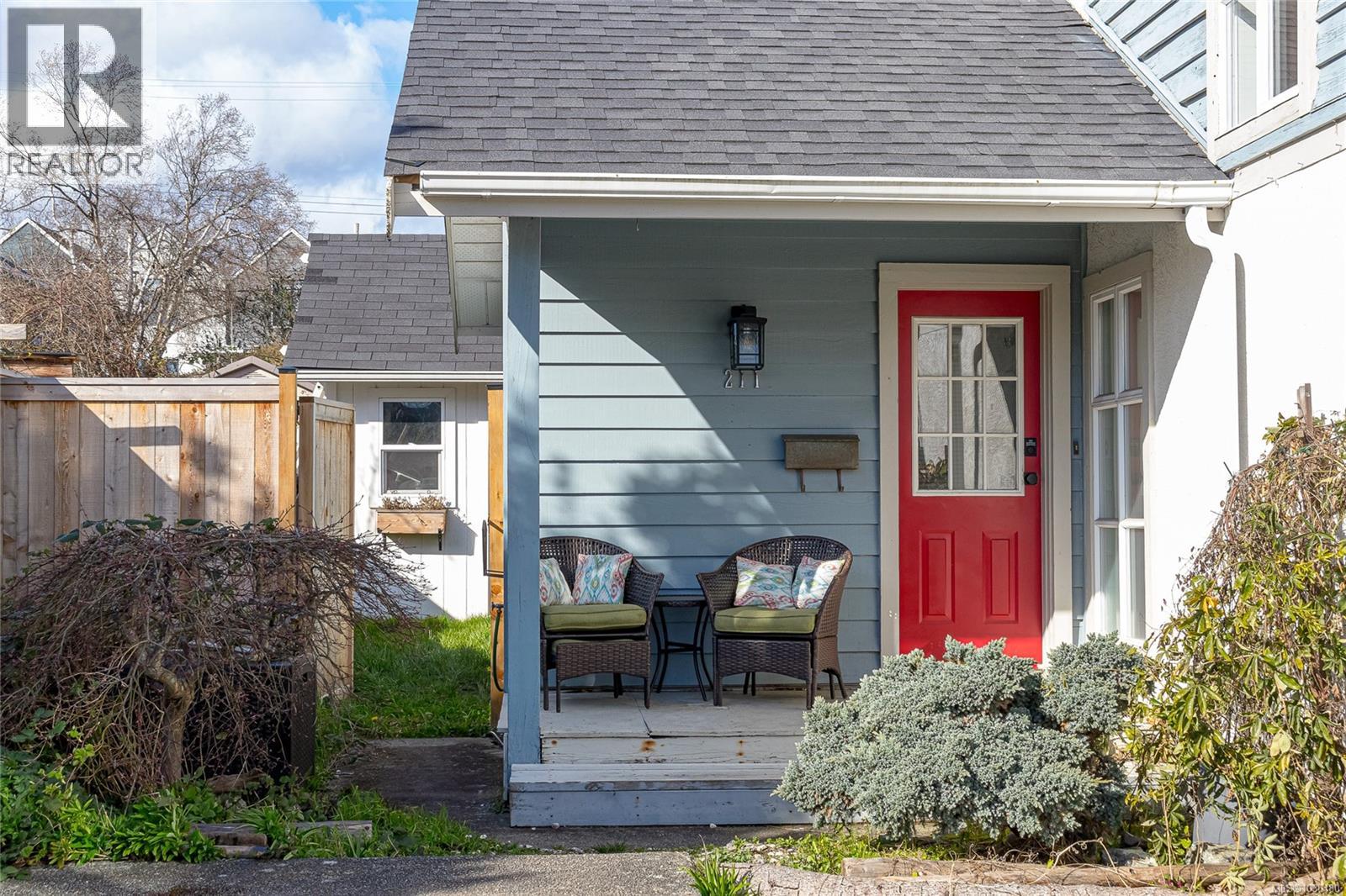 211 HENRY ST - Image 2