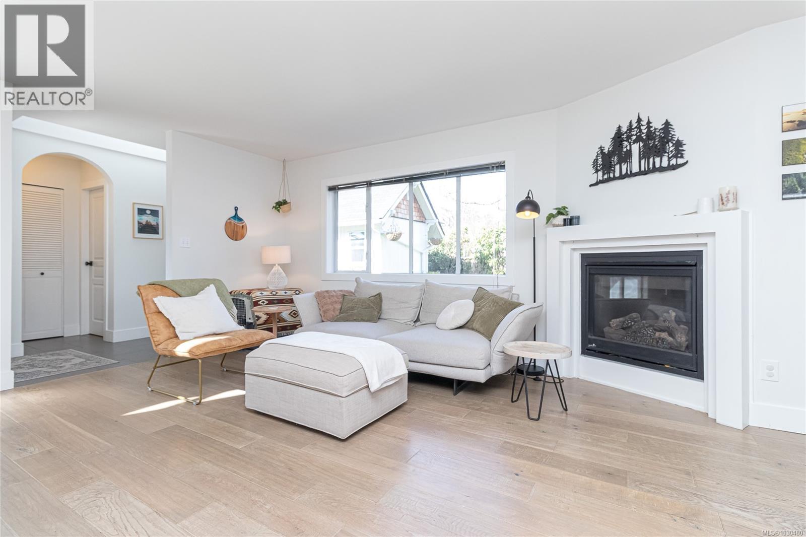 211 HENRY ST - Image 3