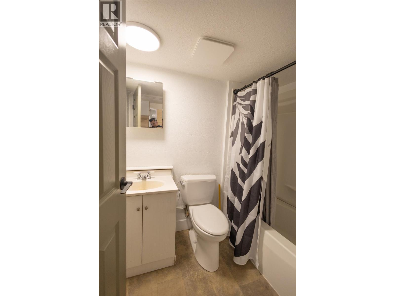 3397 Patterson Street Unit# 9, Armstrong