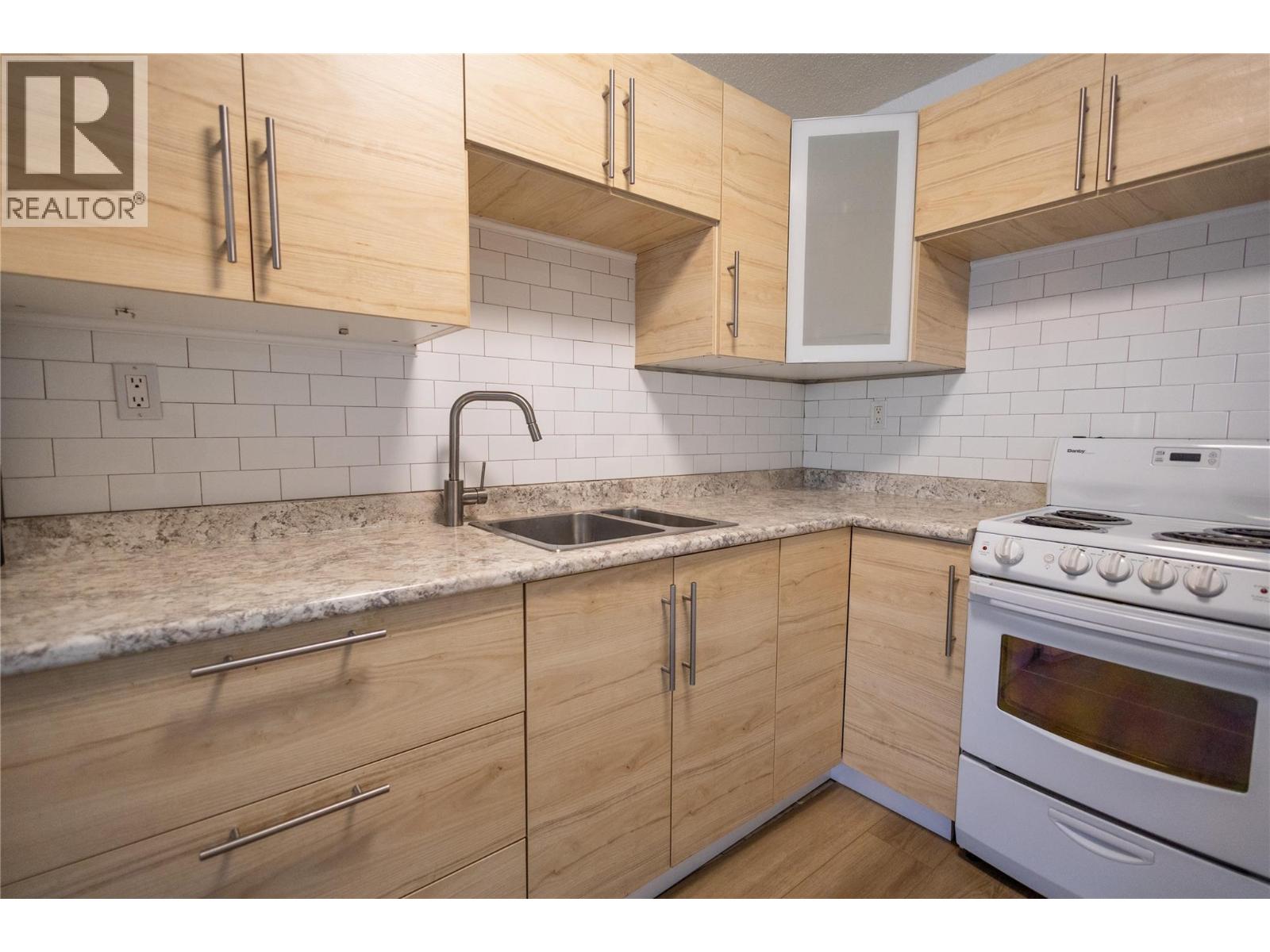 3397 Patterson Street Unit# 9, Armstrong