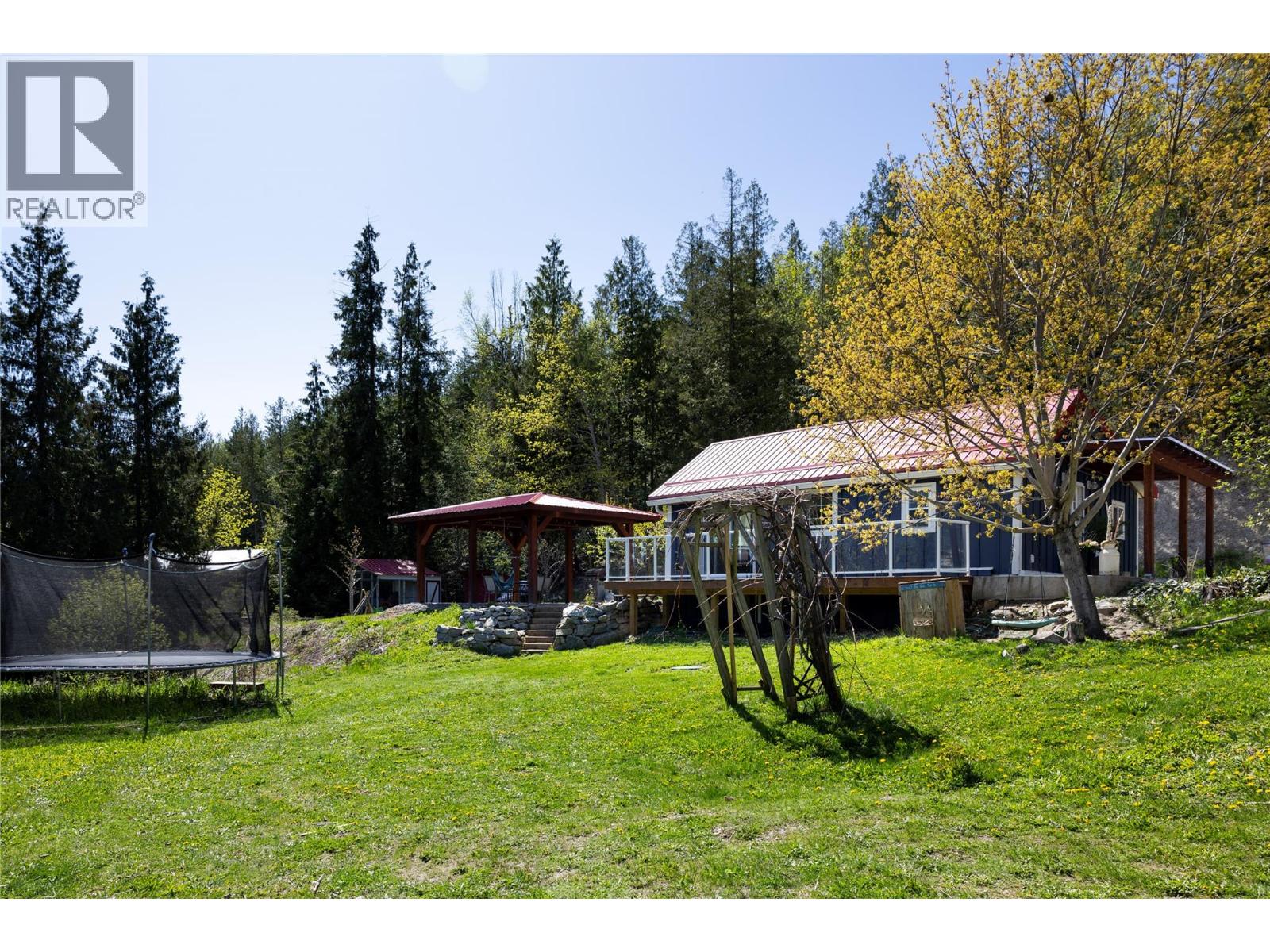 6740 Highway 97A Highway, Grindrod