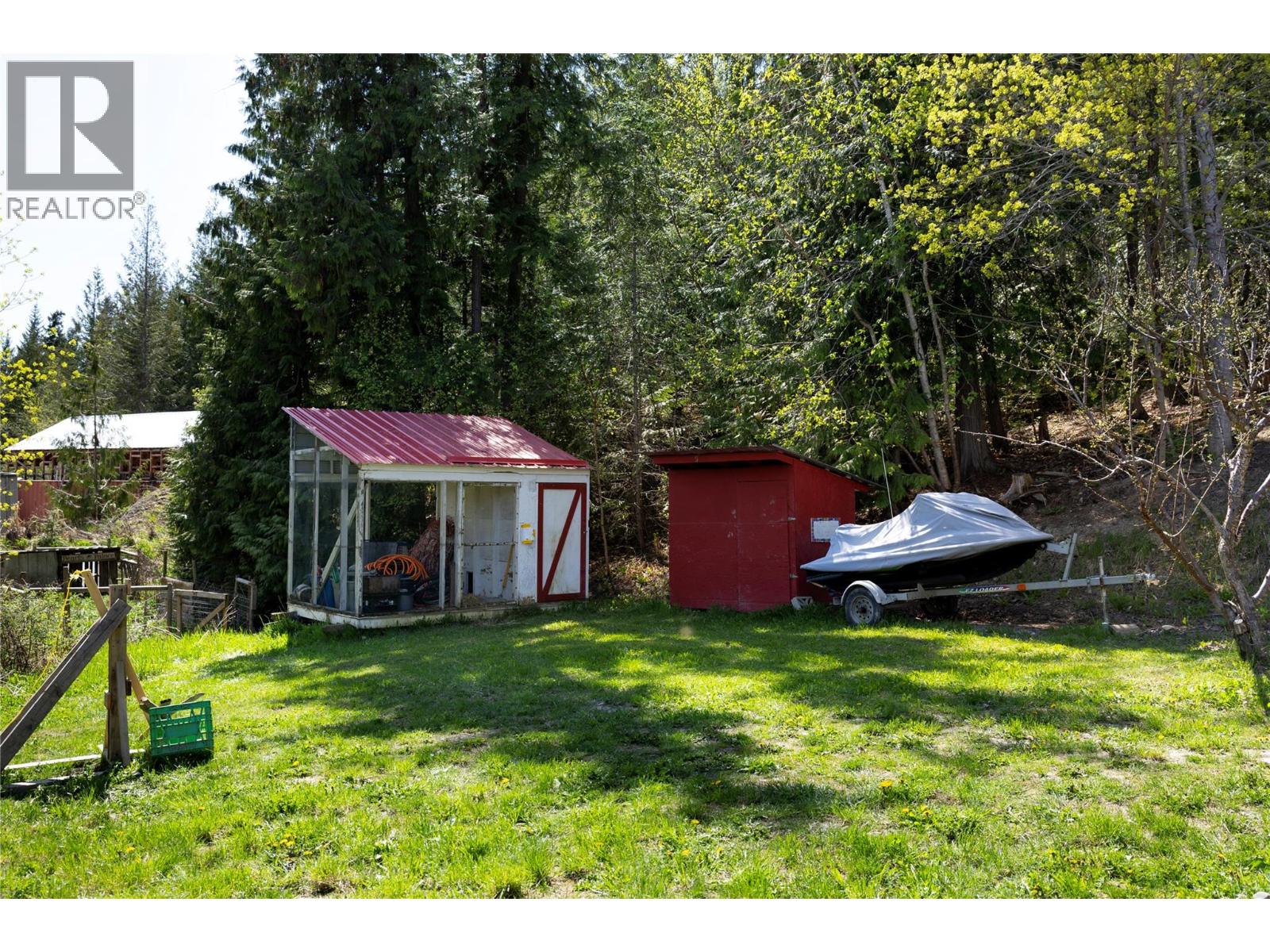 6740 Highway 97A Highway, Grindrod