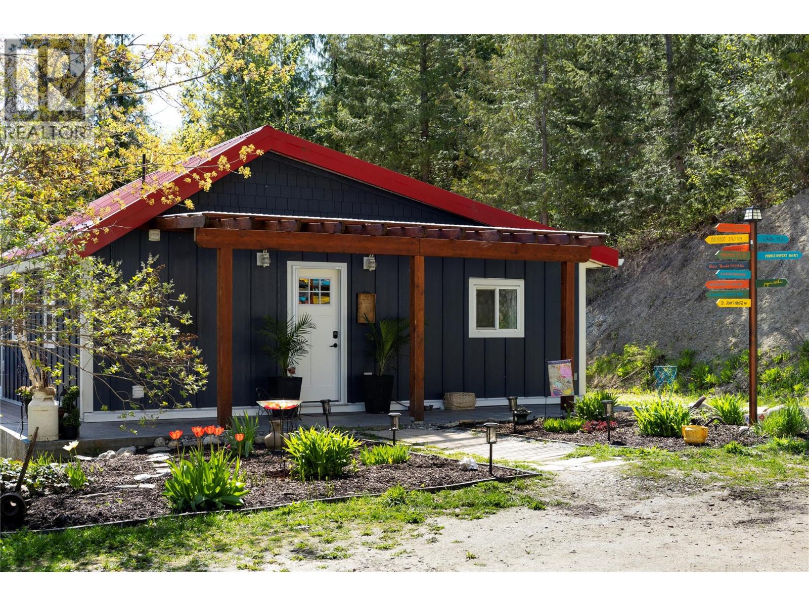 6740 Highway 97A Highway, Grindrod