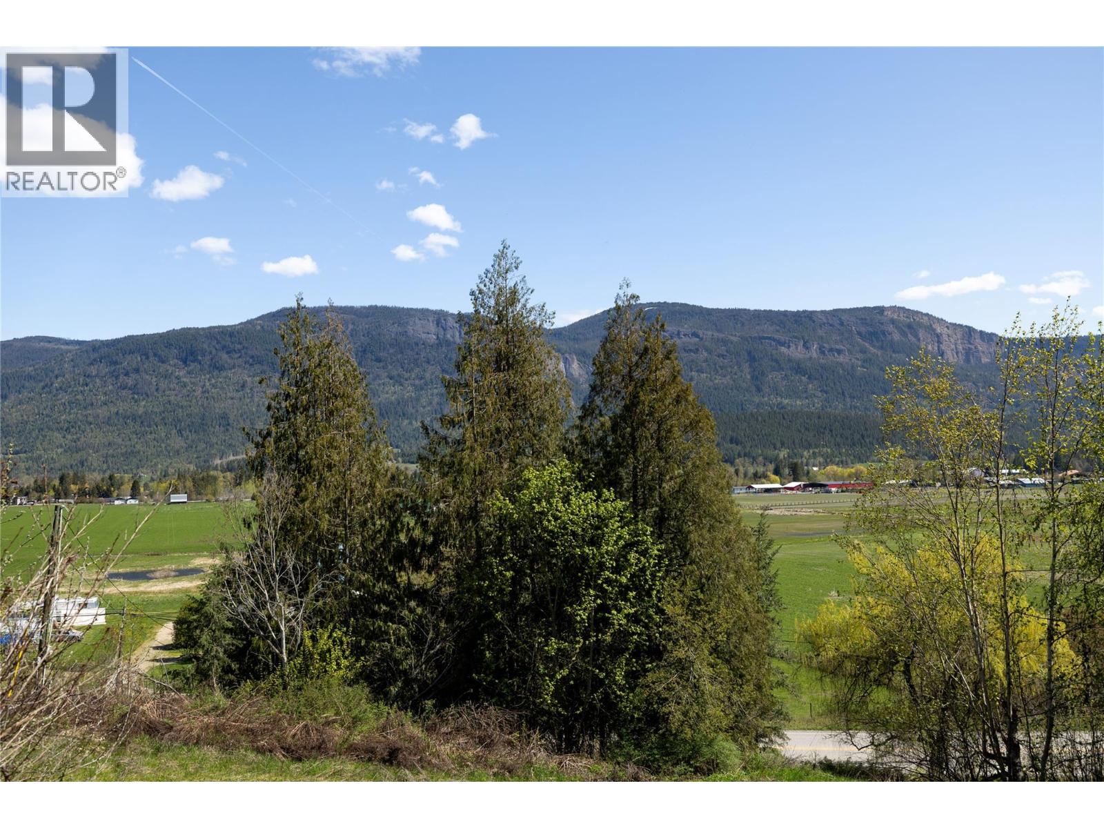 6740 Highway 97A Highway, Grindrod