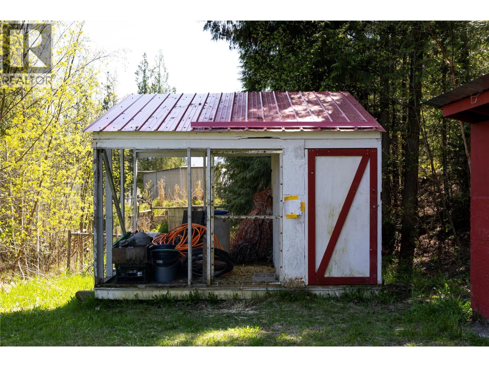 6740 Highway 97A Highway, Grindrod