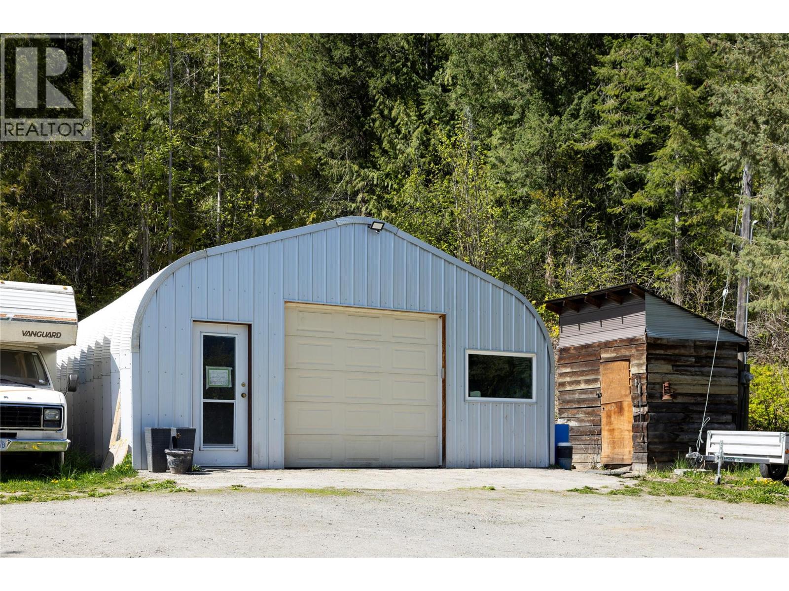 6740 Highway 97A Highway, Grindrod