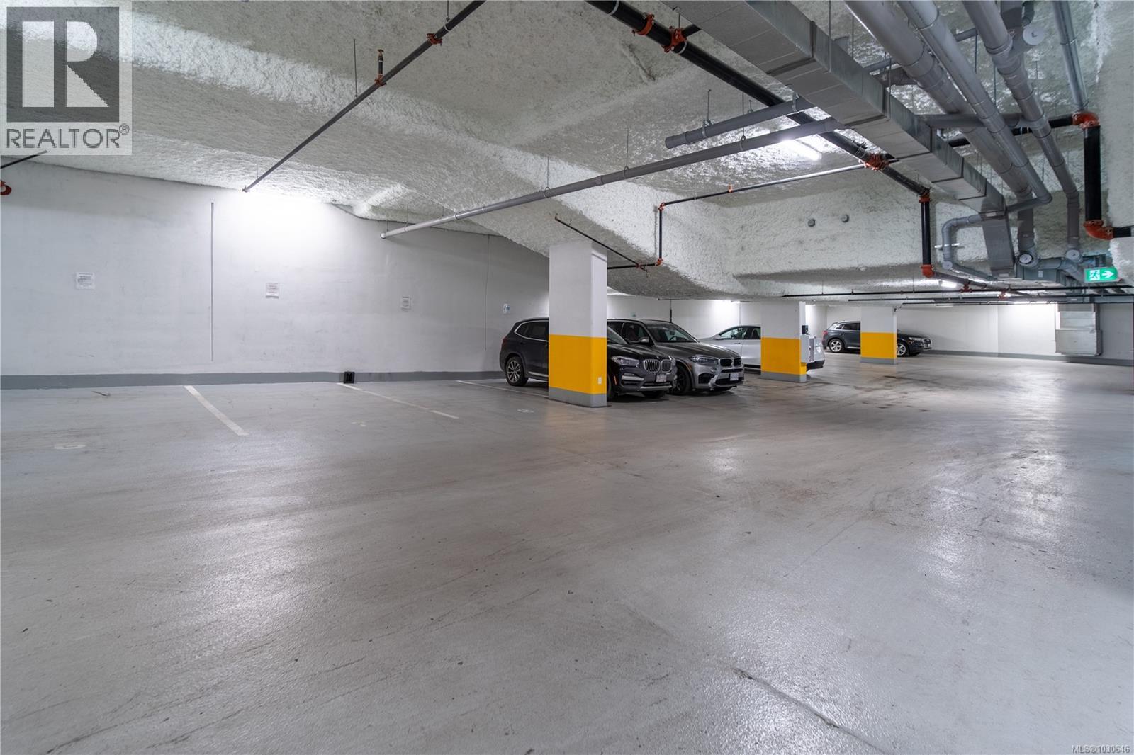 #302 888 GOVERNMENT ST - 13